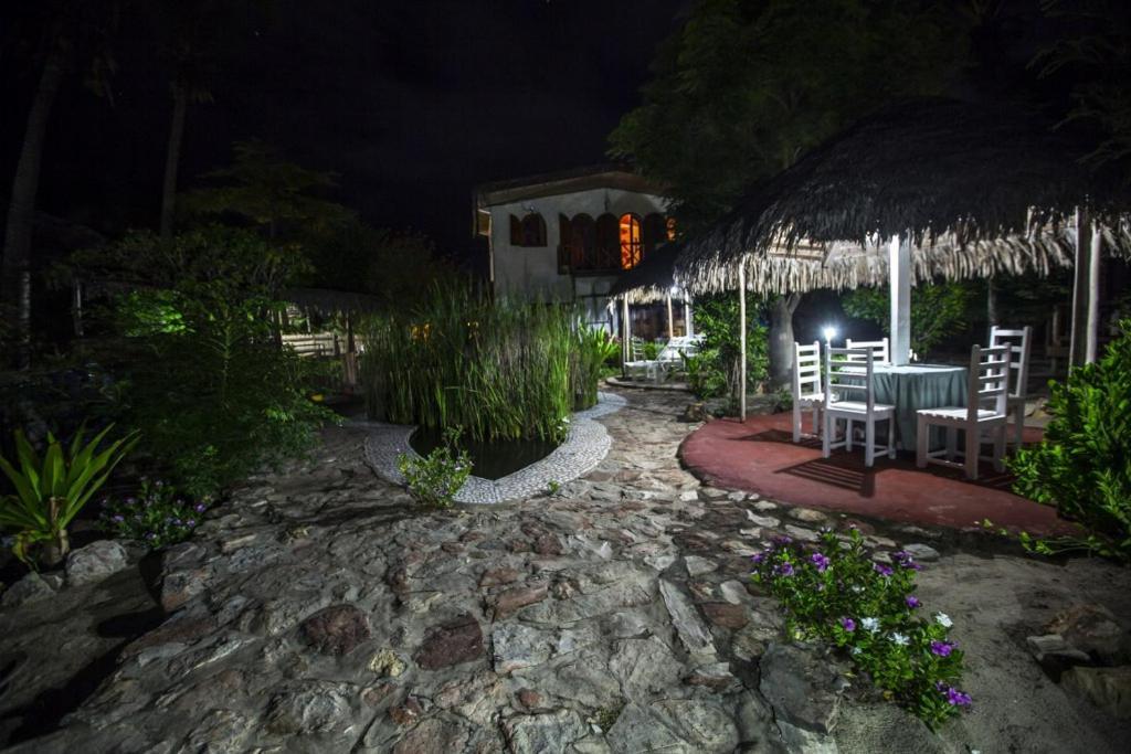 Chez Maggie Hotel & Restaurant Morondava Ngoại thất bức ảnh